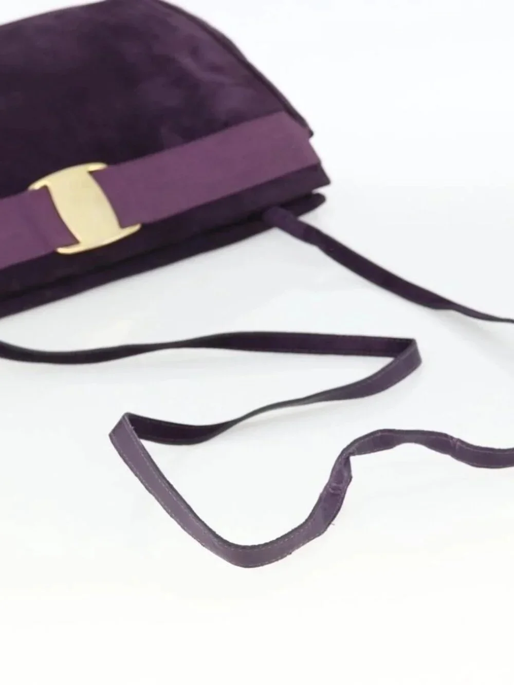 Salvatore Ferragamo Vala Shoulder Bag Suede Purple Gold Auth AMZ434